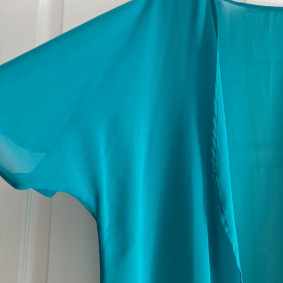 Beautiful Polyester One Size Wrap - Picture 4 of 6